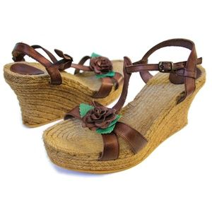 Andre Assous Espadrille Wedge size 8.5